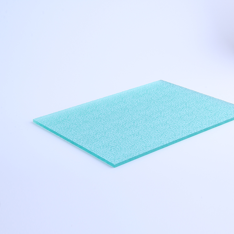 PC最高漲1750元！觀望為主！