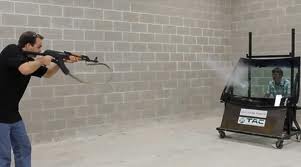 1563864956.jpg 防彈PC板測(cè)試.jpg